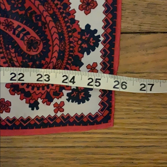 VERA Vintage Paisley Silk Blend Scarf - Picture 4 of 4